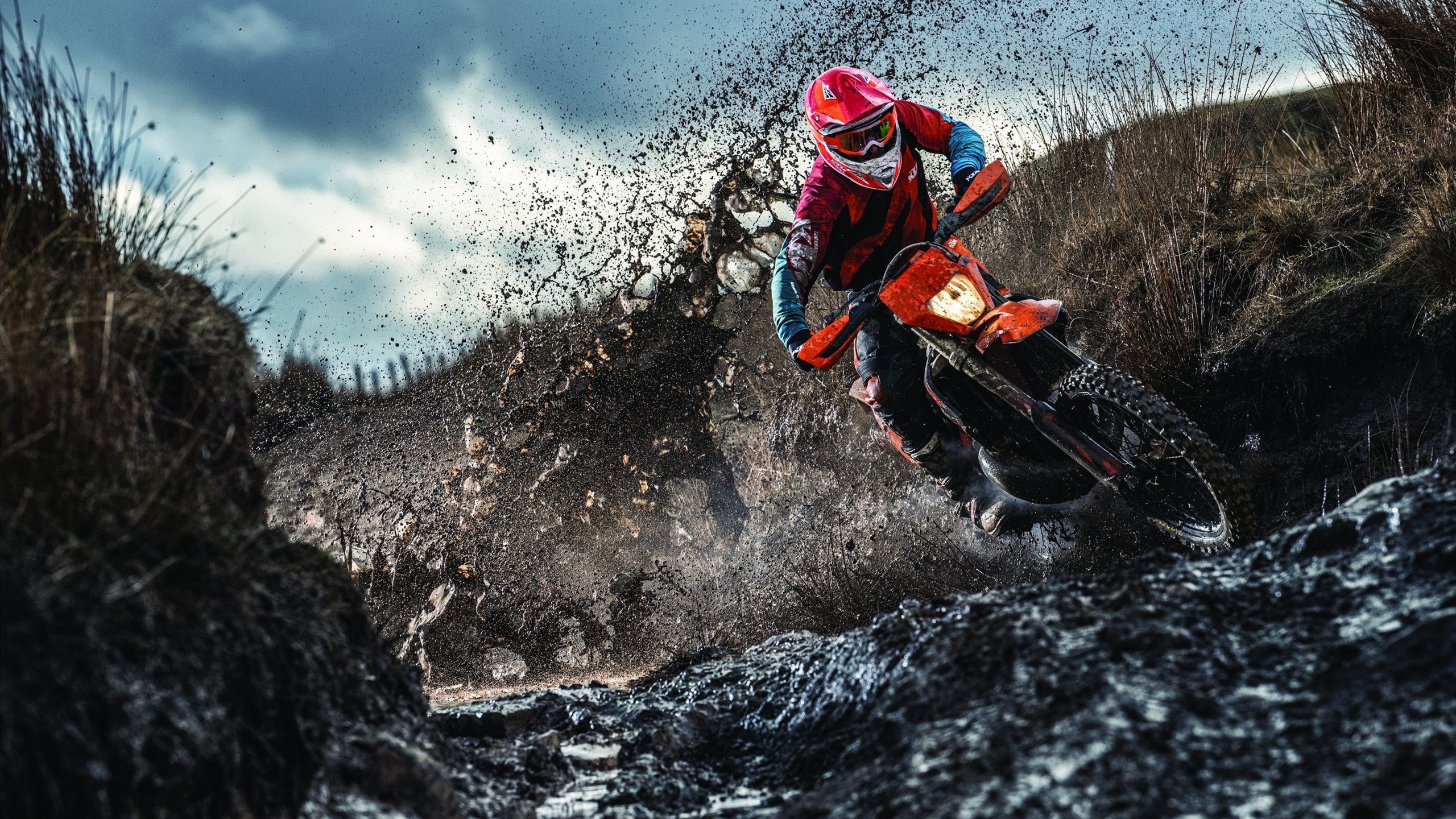 罗德里终场绝杀！比利亚雷亚尔惊险逆转秘鲁，书写欧陆传奇